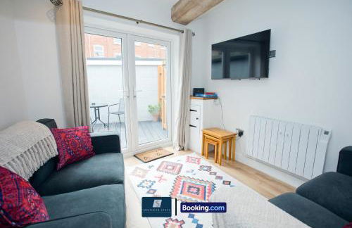 2 Bed House By Southern Stays Short Lets & Serviced Accommodation Bournemouth With Parking - Relocation & Family, 1km From The Beach - Photo 44