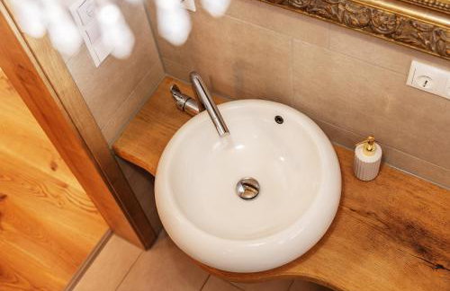 Landhaus Trinis - Kleine Kaffee Tee Theke mit Kühlschrank - Parkplatz - Foto 19