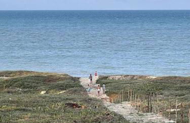 Casa de frente para o mar, pé na areia! - Foto 56