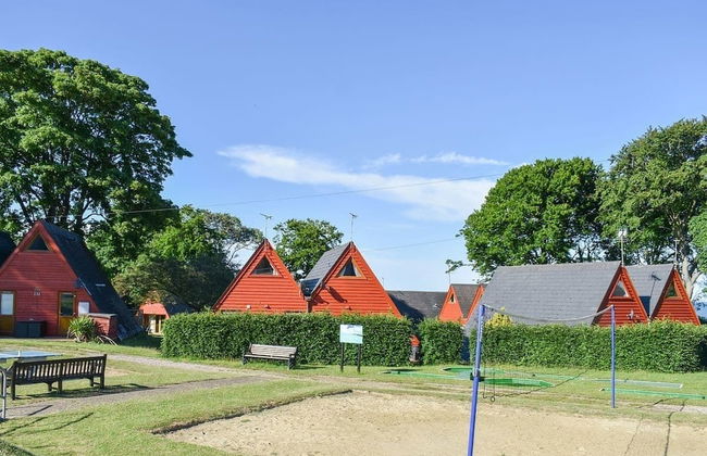 Chalet-sleeps6-parking-garden-pool - Foto 20