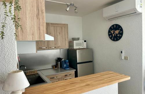 Climatisé et Spacieux avec Terrasse, Centre Port et Proche Mer - 6 Personnes - Foto 31