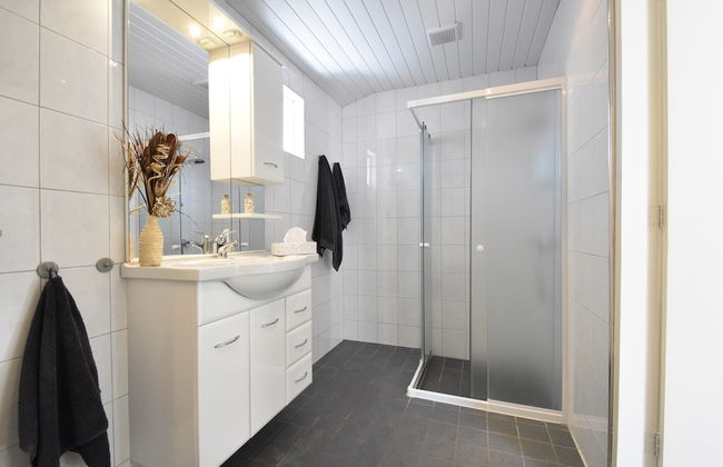 Cozy Holiday Home in Zonnemaire Near Lakebeach - Photo 45