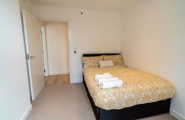 Luxury 2-bed Croydon Apartment Near Gatwick - Photo 8