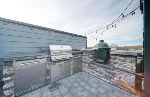 Modern Rooftop Townhome w Hot Tub & Skyline Views - Photo 70