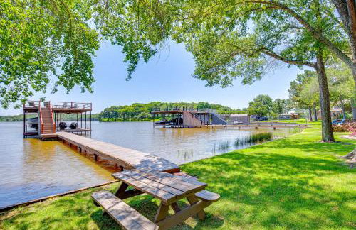 Views and Private Dock Lakefront Eustace House! - Foto 33