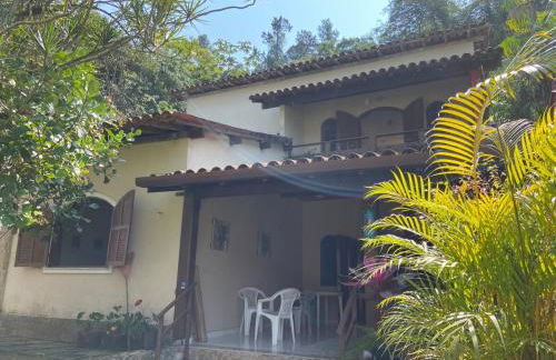 Casa espaçosa em estilo colonial - Foto 1