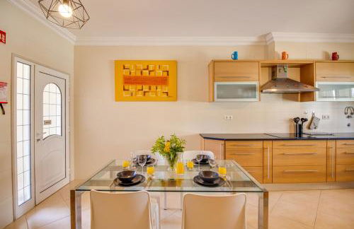 Private Deluxe 3BD Villa Pool Wi-Fi AC BBQ - Foto 14