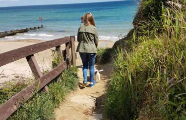 5 The Lookout - 2 bed apartment with parking, balcony & sea views - Photo 22