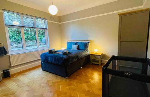 Gorwel is an Art Deco 1930s villa with sea views - Foto 40