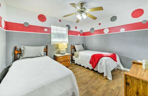 Pet-Friendly Moody Home with Fire Pit and Large Yard! - Foto 19