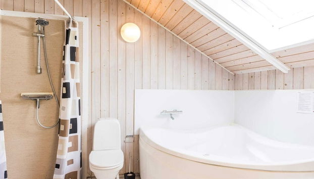 6 Person Holiday Home in Oksbol - Photo 5, Spa treatment