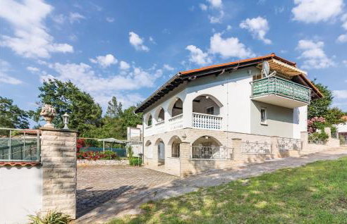 3 Bedroom Awesome Apartment In Pavicini - Photo 10