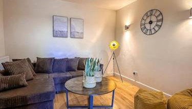 Bright & Spacious Split Level Flat in Kennington - Foto 1