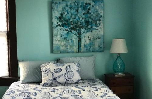 Old Time Beach Front Cottage - The Beach is your Backyard! Pet Friendly cottage - Photo 5