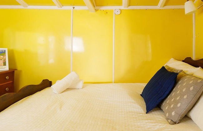 Sunny Seafront Chalet - Sleeps 6 - Photo 21