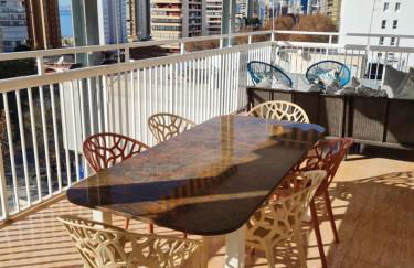 Gran terraza con vistas al mar y piscina - Foto 2