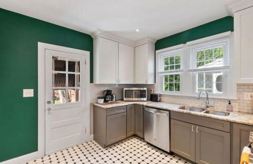 Massive 5BR Historic CozySuites House - Foto 36