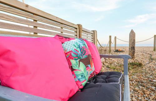 Bucket and Spades- Right on the Beach - Foto 30