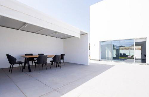 Independent villa with an immense heated pool! - Foto 36