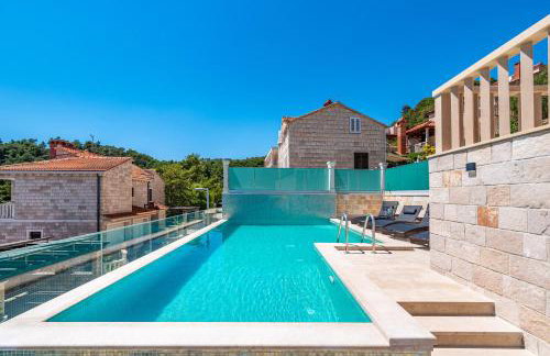 Villa Kadena - Luxury Seaside Villa with Private Heated Pool - Photo 68