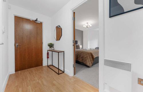 Modern Apartment, Free Parking by City SuperHost - Foto 14