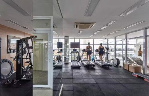 Studio 406 no Centro Cívico com Piscina Aquecida, Academia, Sauna e Garagem - Foto 6