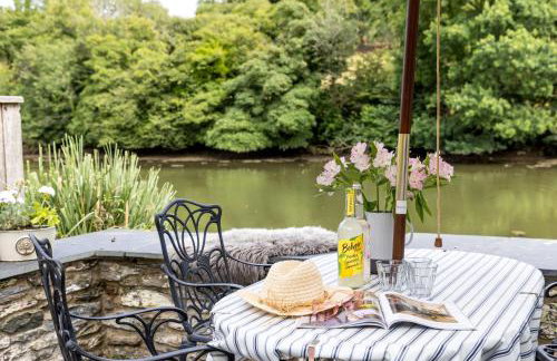 Duck Cottage - Waters Edge, Exclusive Village Location - Photo 31