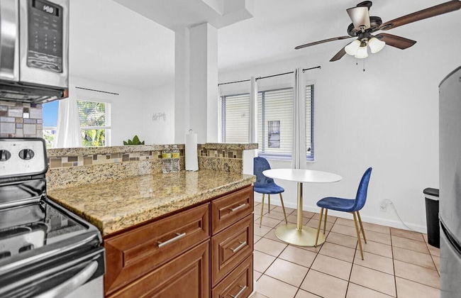 Cozy Beachfront Retreat Near Marina & Dining - Foto 6