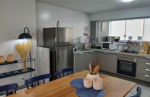 Apto Novo, Sofisticado e Aconchegante em Astúrias Guarujá - Foto 6