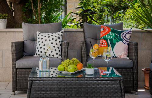 Niko's Charming Apartment with FREE parking - Foto 9