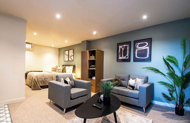 Thetford Hive - Photo 12