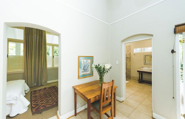 Lovely Guesthouse in Pretoria Welcoming you on a Spacious Room With Breakfast - Foto 21