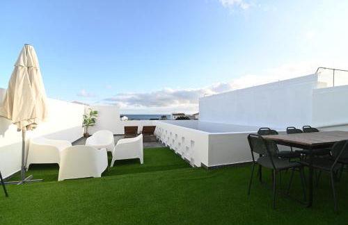 Lagoa Sea View by Vacationy - Photo 1