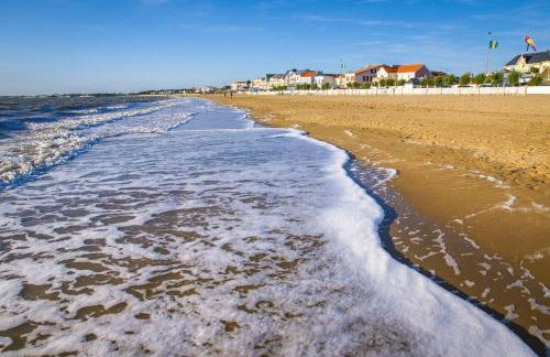 Gîte 3 étoiles 300m plage piscine privée grand jardin - Foto 18