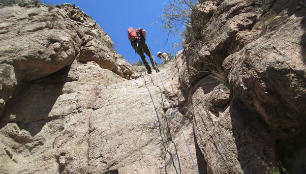Atividade de rapel em Cacheuta