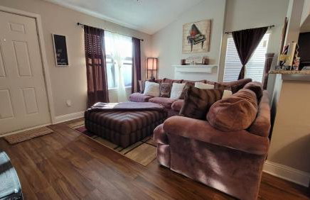 Cozy 2 Bedroom Townhome in Addison - Foto 11