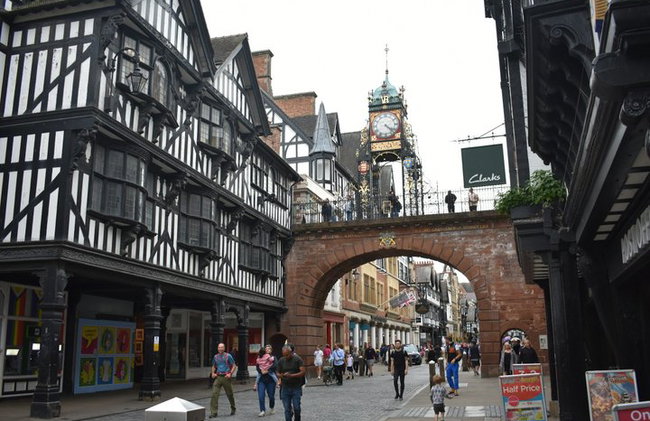 Tour autoguidato di Chester tra leggende e strati - Foto 2