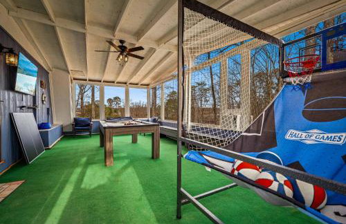 Douglas Lake Cabin with Hot Tub, Golf & Marina Views - Photo 22
