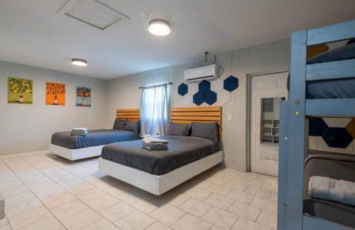 Cruise Haven with Pool, 15 Min to Port Canav & Beach - Foto 15