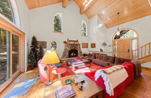 Fox Crossing at Tahoe Donner by Tahoe Getaways - 3BR Vacation Rental w Forested Views & HOA Amenities! - Foto 9