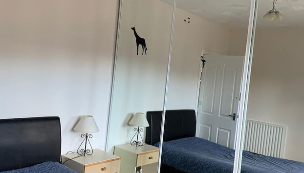 2 Bed Flat - Sleeps 4 - Parking - Wifi - Foto 2, Habitación