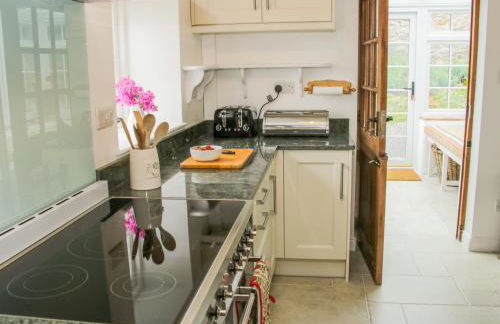 The Old Farmhouse, Upper Pitts - Photo 14