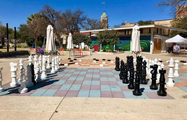 Newly Remodeled 4BR 2BA Near Amazing Downtown - Photo 35