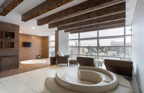 Apto 1802 com Piscina e Academia 2 Quartos Ar Condicionado no Centro Cívico com Garagem - Foto 25