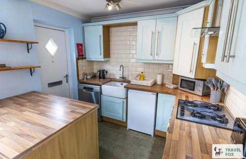 Smithy Bank Cottage - with free parking! - Photo 20