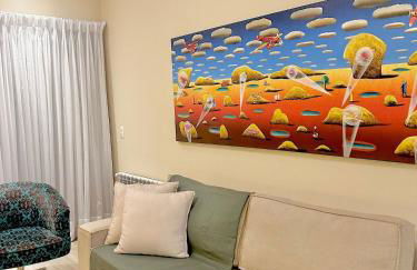 Apto Encantador com Lareira, piscina e jacuzzi - Photo 6