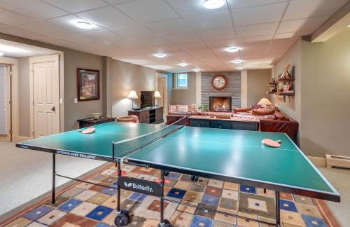 Hot Tub, Gym, Game Room! Luxe Estate in Longmeadow - Foto 3