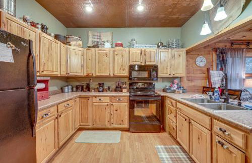 40-Acre, Off-Grid Wakefield Retreat w/ Gas Grill! - Foto 9