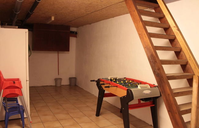 Family Retreat With Garden - Photo 26