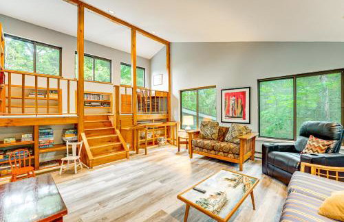 Walk to Semi-Private Beach Lake Michigan Getaway - Foto 1